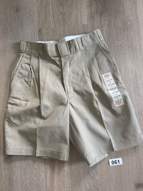 Dickies Other - Dickies Easy Care Pleated Shorts sz 30